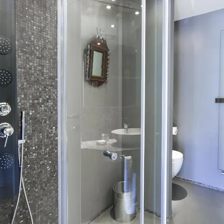 Sleeps 12 Pool Air Con