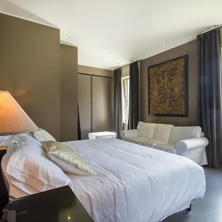 Sleeps 12 Pool Air Con וילה ארגגנו