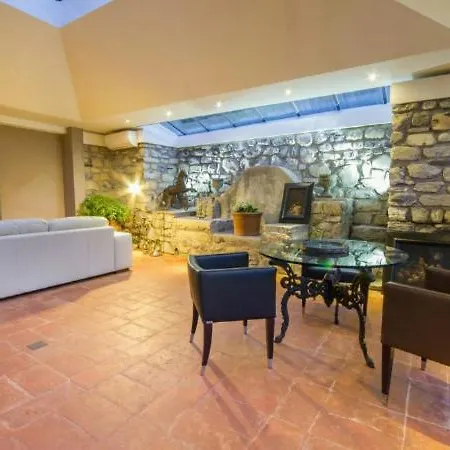 Sleeps 12 Pool Air Con וילה