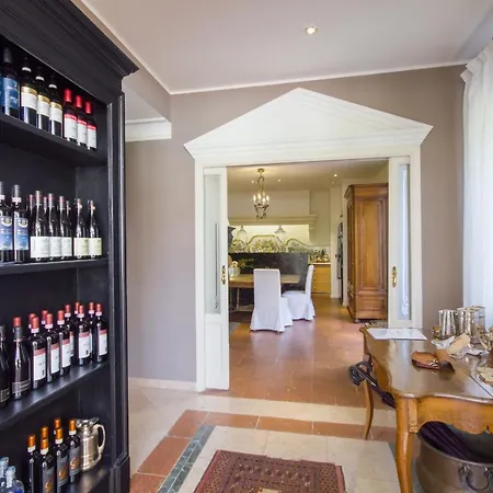 Sleeps 12 Pool Air Con Argegno