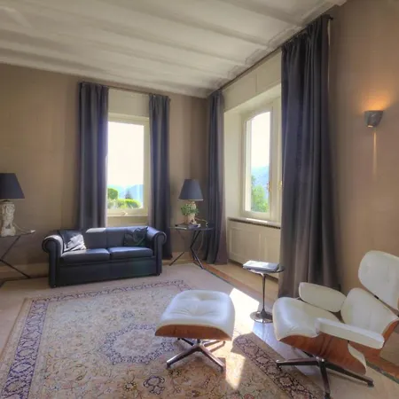 Sleeps 12 Pool Air Con Villa *