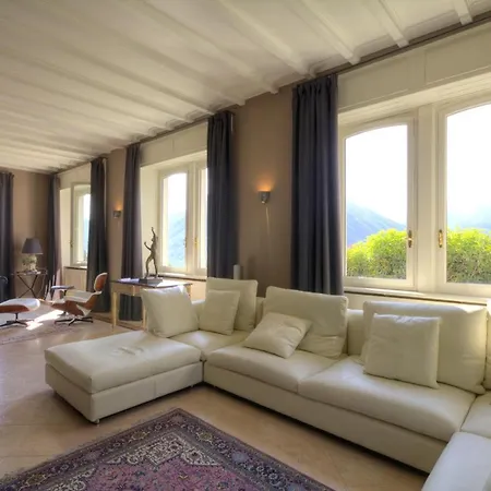 Sleeps 12 Pool Air Con *