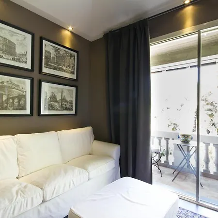 Sleeps 12 Pool Air Con